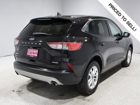 Used 2022 Ford Escape SE image 2