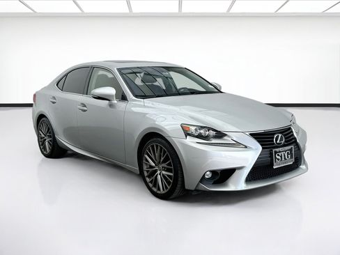 Used 2015 Lexus IS 250 w/ Navigation System Package RWD image 3