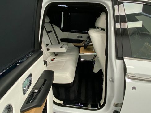 Used 2019 Rolls-Royce Cullinan AWD/4WD image 39