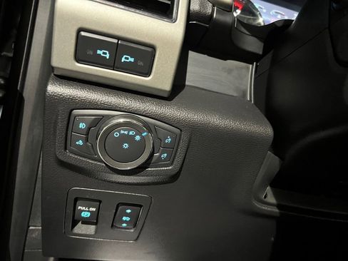 Used 2018 Ford F150 Lariat w/ Equipment Group 502A Luxury image 40