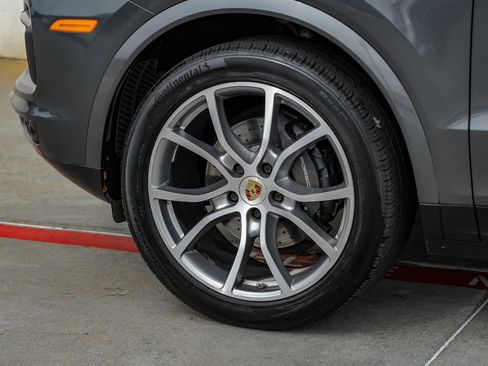 Used 2020 Porsche Cayenne image 55