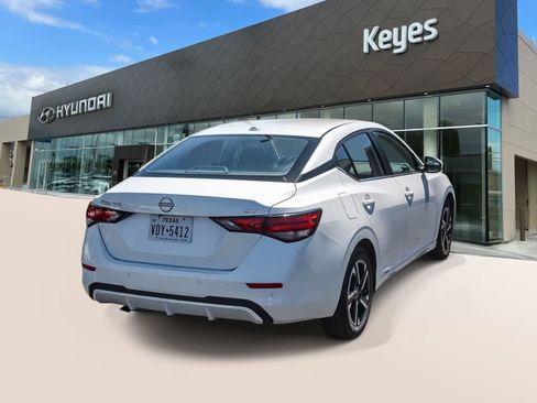 Used 2024 Nissan Sentra SV FWD image 4
