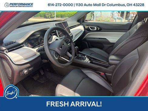 Used 2025 Jeep Compass Limited AWD/4WD image 12