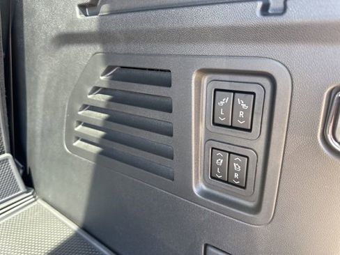 New 2026 Chevrolet Traverse RS image 18