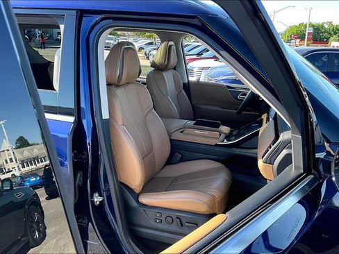 Used 2025 INFINITI QX80 Sensory AWD/4WD image 28