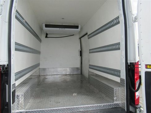 Used 2018 Ford Transit 250 148 High Roof image 28