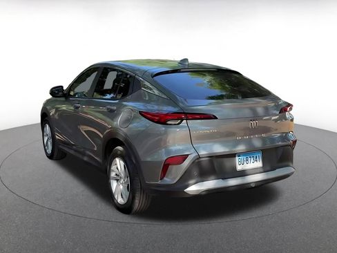 Used 2025 Buick Envista Preferred image 11