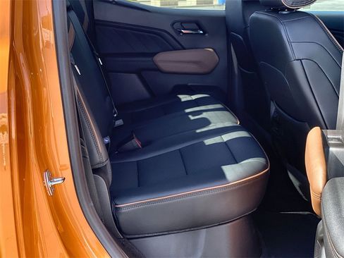 New 2025 GMC Canyon AT4 w/ AT4 Premium Package image 31