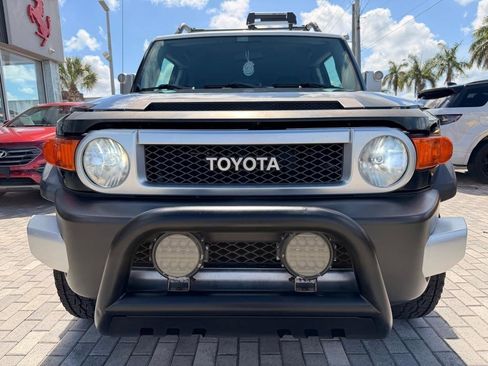 Used 2007 Toyota FJ Cruiser 4WD image 2