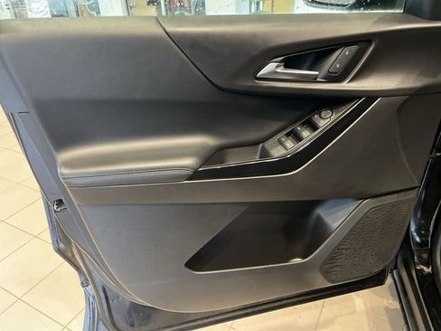 Used 2025 Chevrolet Equinox LT FWD image 14