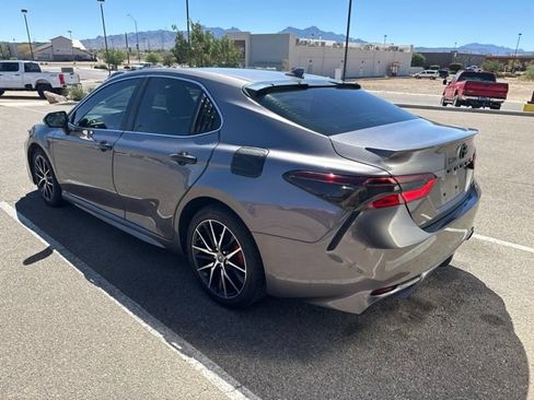 Used 2022 Toyota Camry SE w/ Carpet Mat Package (TMS) FWD image 13
