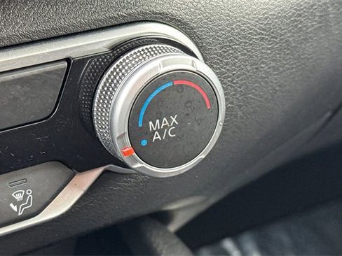 Used 2024 Nissan Altima 2.5 SV image 29