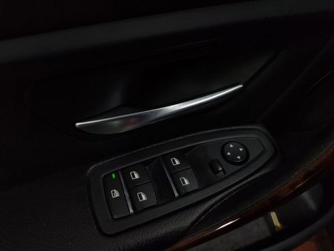 Used 2017 BMW 320i xDrive Sedan image 12