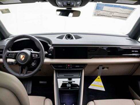 New 2026 Porsche Macan 4 Electric AWD/4WD image 11