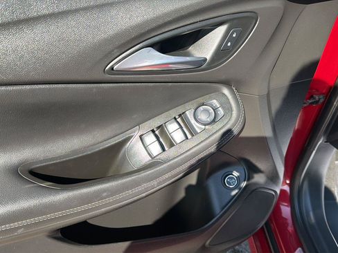 Used 2021 Buick Encore GX Select w/ Sport Touring Package FWD image 13