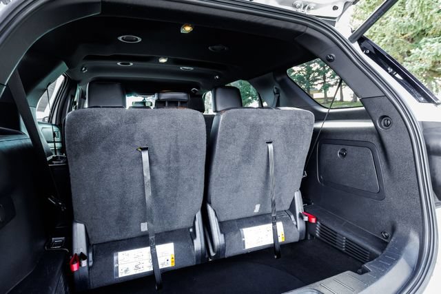 Used 2016 Ford Explorer XLT w/ Equipment Group 202A FWD image 9