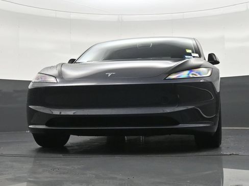 Used 2024 Tesla Model 3 Standard Range RWD image 29