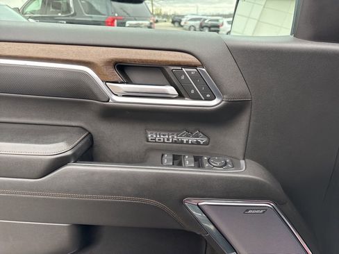 Used 2024 Chevrolet Silverado 1500 High Country image 11