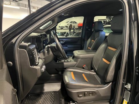 Used 2024 GMC Sierra 2500 AT4 w/ AT4 Premium Plus Package image 9