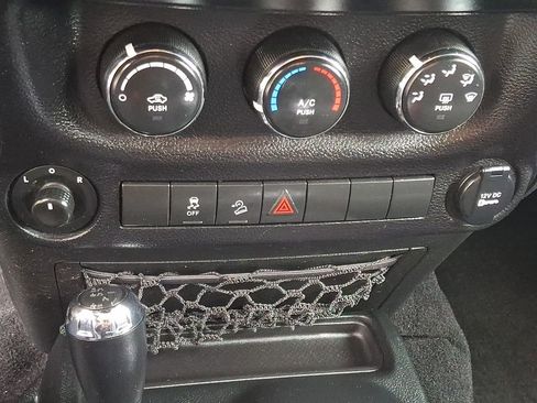 Used 2017 Jeep Wrangler Unlimited Sport w/ Quick Order Package 24S AWD/4WD image 21