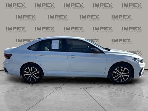 Used 2025 Volkswagen Jetta Sport image 6