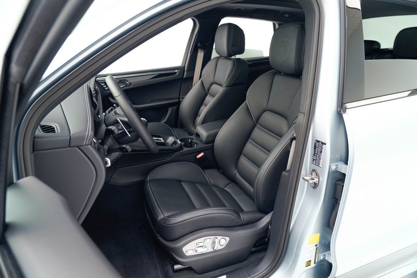 Used 2026 Porsche Macan S AWD/4WD image 5