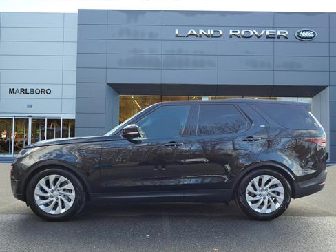 Certified 2025 Land Rover Discovery S image 6