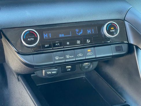 Used 2023 Hyundai Elantra SEL image 20