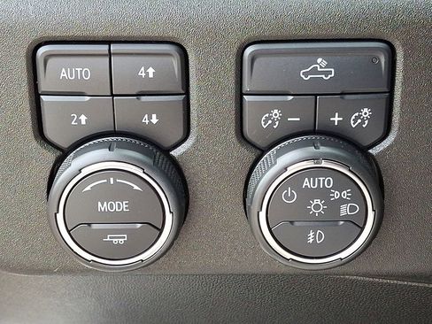 Used 2024 Chevrolet Silverado 3500 LT w/ Convenience Package AWD/4WD image 28