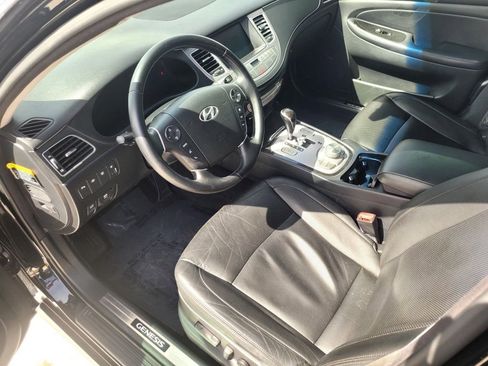 Used 2012 Hyundai Genesis 5.0 R-Spec RWD image 6