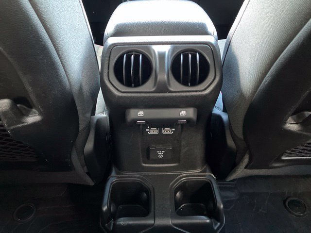 Used 2024 Jeep Wrangler Unlimited Rubicon AWD/4WD image 17