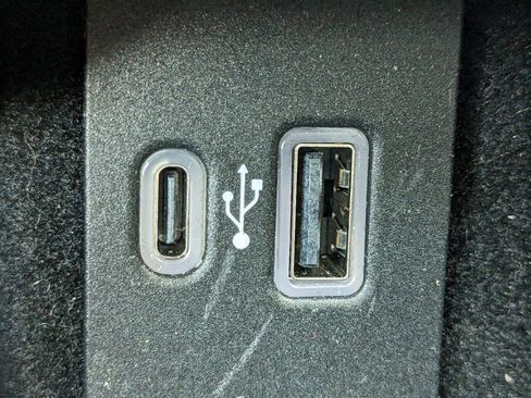 Certified 2023 Lincoln Nautilus Reserve w/ Equipment Group 202A image 26