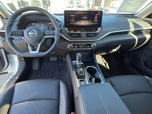 Used 2025 Nissan Altima 2.5 SL image 18