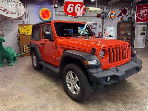 Used 2019 Jeep Wrangler Sport image 7
