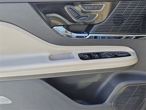 Used 2022 Lincoln Corsair FWD image 23