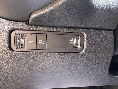 Used 2025 Chevrolet Equinox EV LT image 15