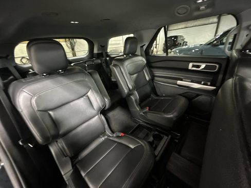 Used 2021 Ford Explorer XLT w/ Equipment Group 202A AWD/4WD image 27