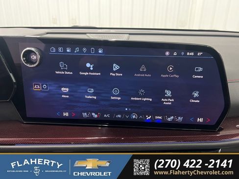 Used 2024 Chevrolet Traverse RS image 30