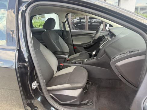 Used 2014 Ford Focus SE FWD image 19