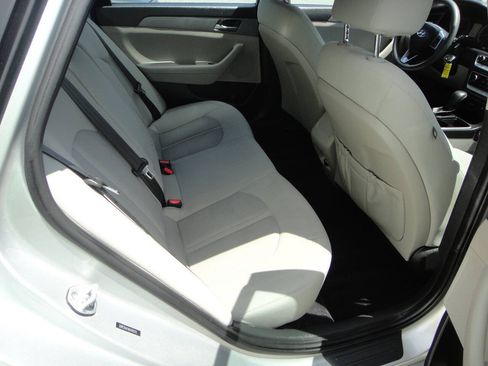 Used 2019 Hyundai Sonata SE FWD image 12