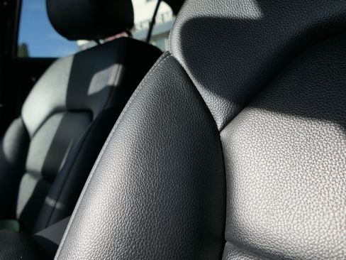 Used 2020 Mercedes-Benz GLA 250 image 13