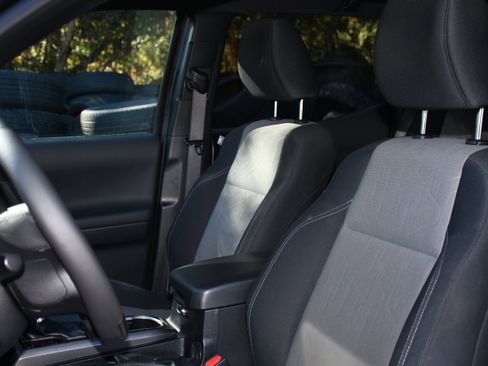 Certified 2023 Toyota Tacoma TRD Off-Road image 11