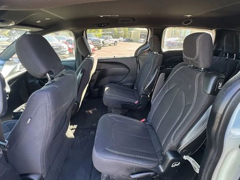 Used 2018 Chrysler Pacifica Touring Plus w/ S Appearance Package image 10