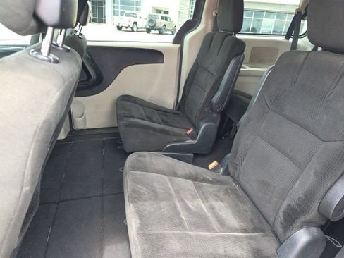 Used 2016 Dodge Grand Caravan SXT FWD image 10