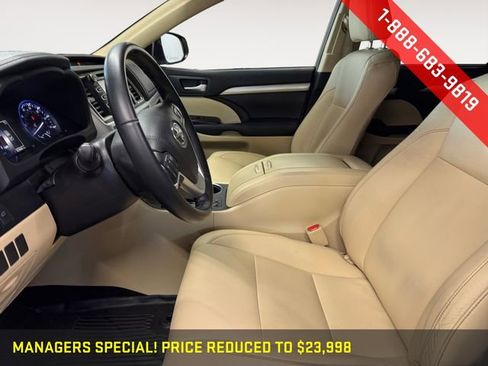 Used 2019 Toyota Highlander SE image 9