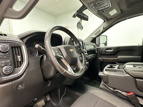 Certified 2022 Chevrolet Silverado 2500 LT w/ Convenience Package image 4