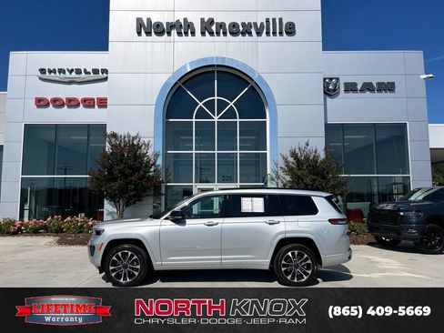 Used 2024 Jeep Grand Cherokee L Overland w/ Advanced Protech Group III AWD/4WD image 2