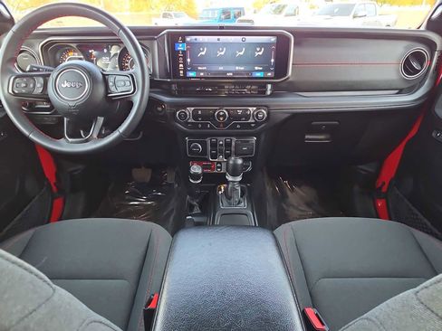 Certified 2024 Jeep Wrangler Unlimited Rubicon image 14