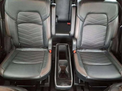 Used 2022 Nissan Pathfinder Platinum w/ Cargo Package image 17