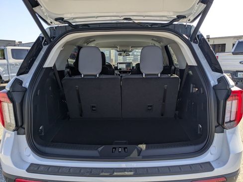 New 2026 Ford Explorer Active image 12